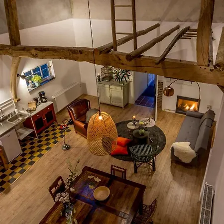 Apartment Aan De Holle Weg. Zeer Landelijk Gelegen Verbouwde Stal Tot Woning