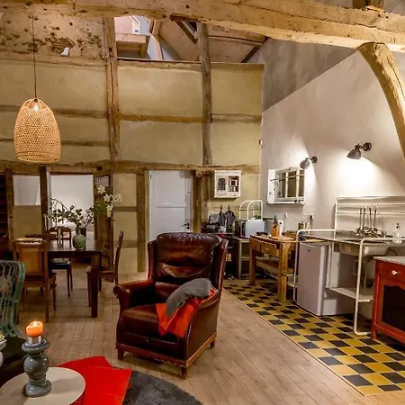 Apartment Aan De Holle Weg. Zeer Landelijk Gelegen Verbouwde Stal Tot Woning