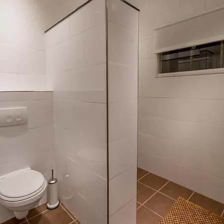 Apartment Aan De Holle Weg. Zeer Landelijk Gelegen Verbouwde Stal Tot Woning *