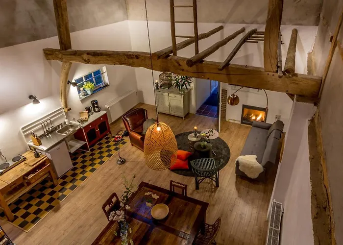 Appartement Aan De Holle Weg. Zeer Landelijk Gelegen Verbouwde Stal Tot Woning