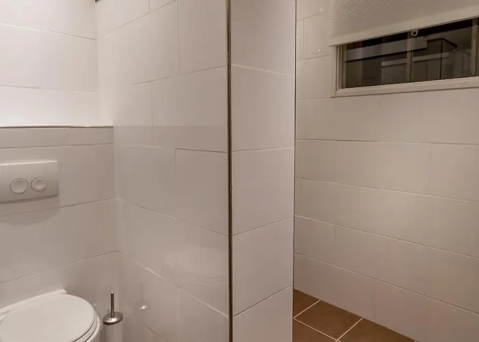 Appartement Aan De Holle Weg. Zeer Landelijk Gelegen Verbouwde Stal Tot Woning *